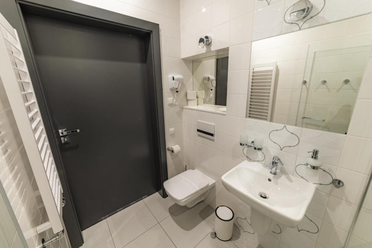 Hotel Nad Czernica Czarne  Esterno foto