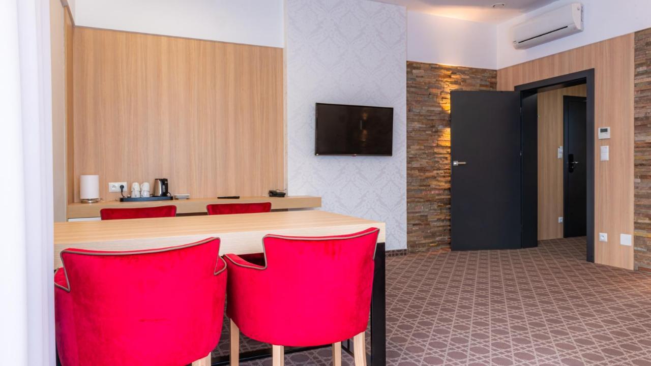 Hotel Nad Czernica Czarne  Esterno foto