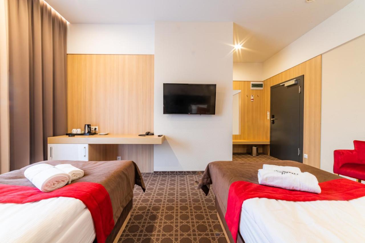 Hotel Nad Czernica Czarne  Esterno foto