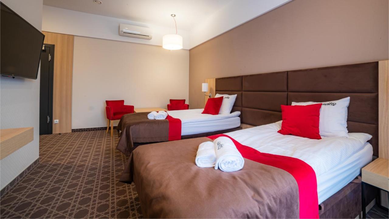 Hotel Nad Czernica Czarne  Esterno foto